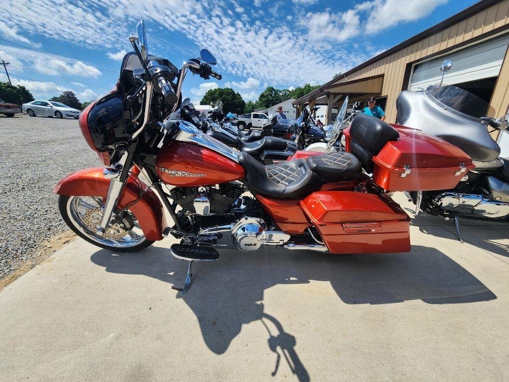 Harley-Davidson FLHX103  2011