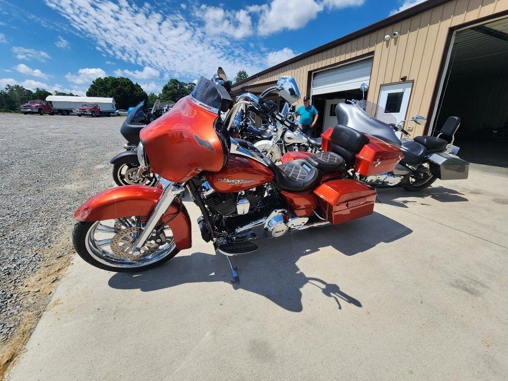 Harley-Davidson FLHX103  2011