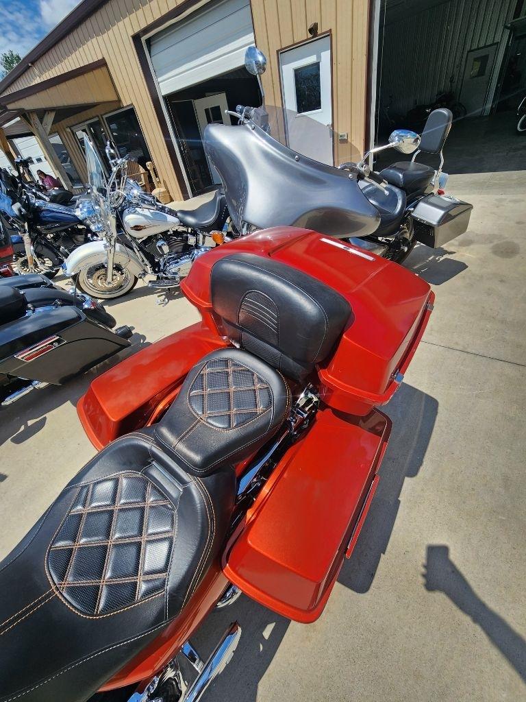 Harley-Davidson FLHX103  2011