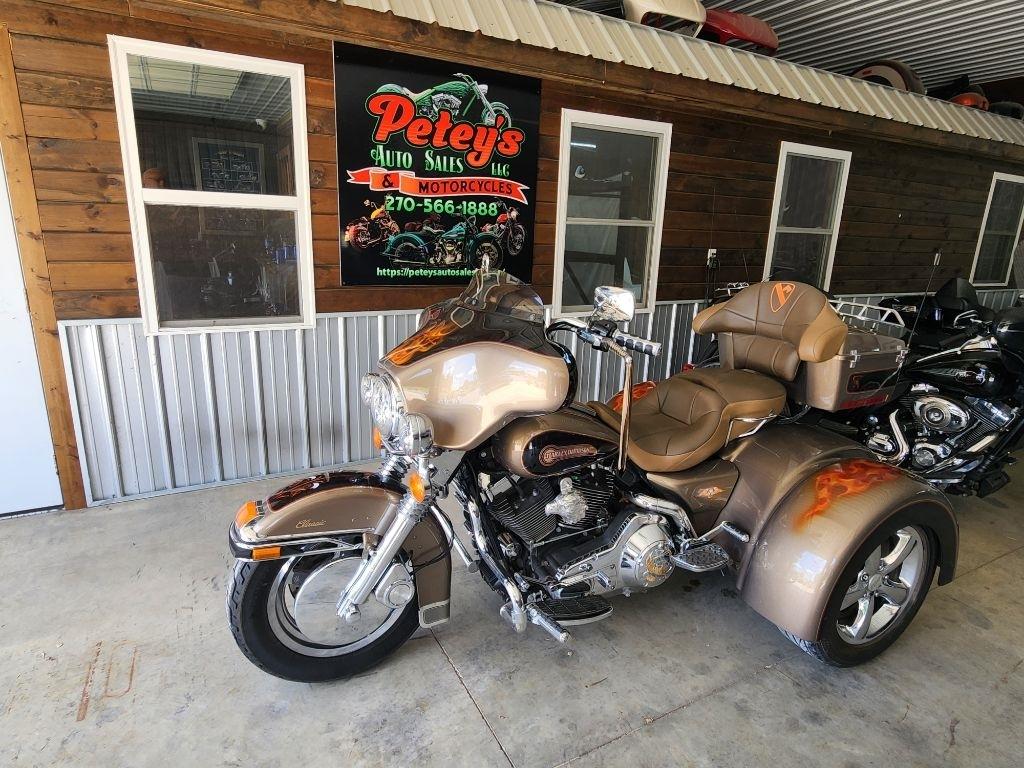 Harley-Davidson FLHTCI  2005