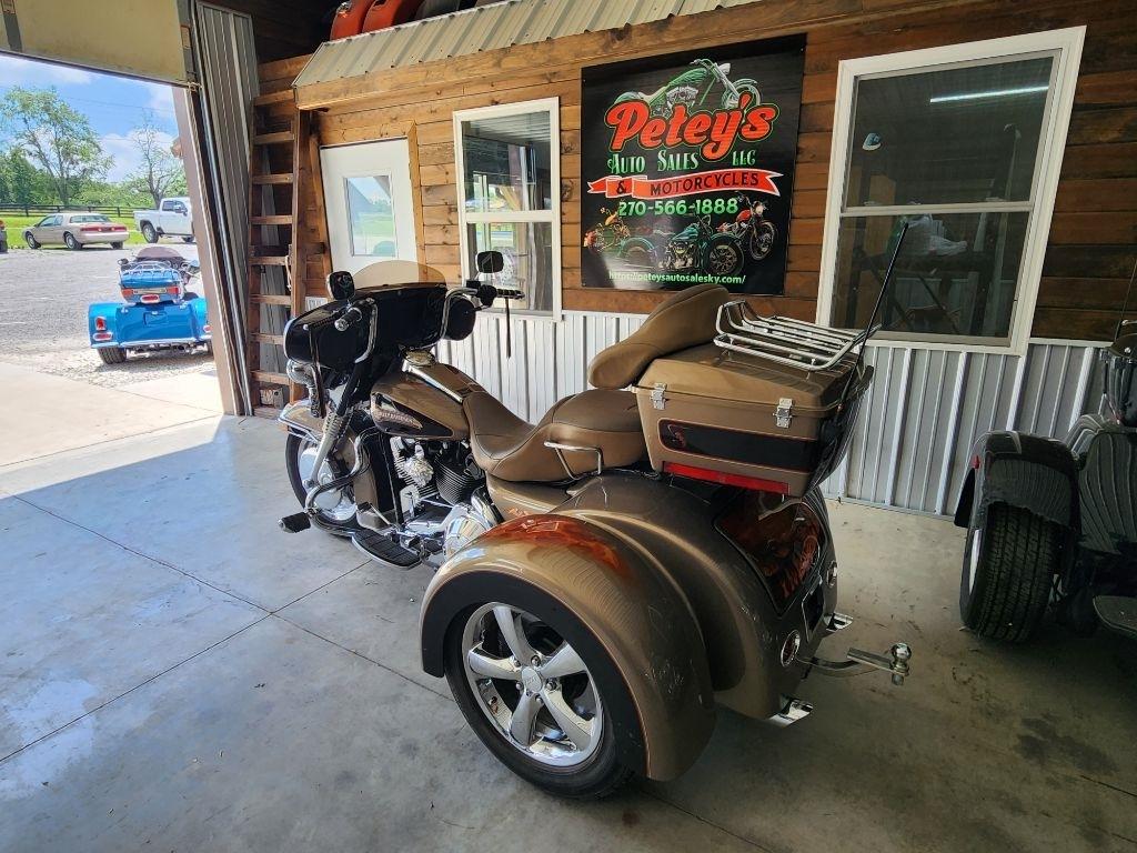 Harley-Davidson FLHTCI  2005
