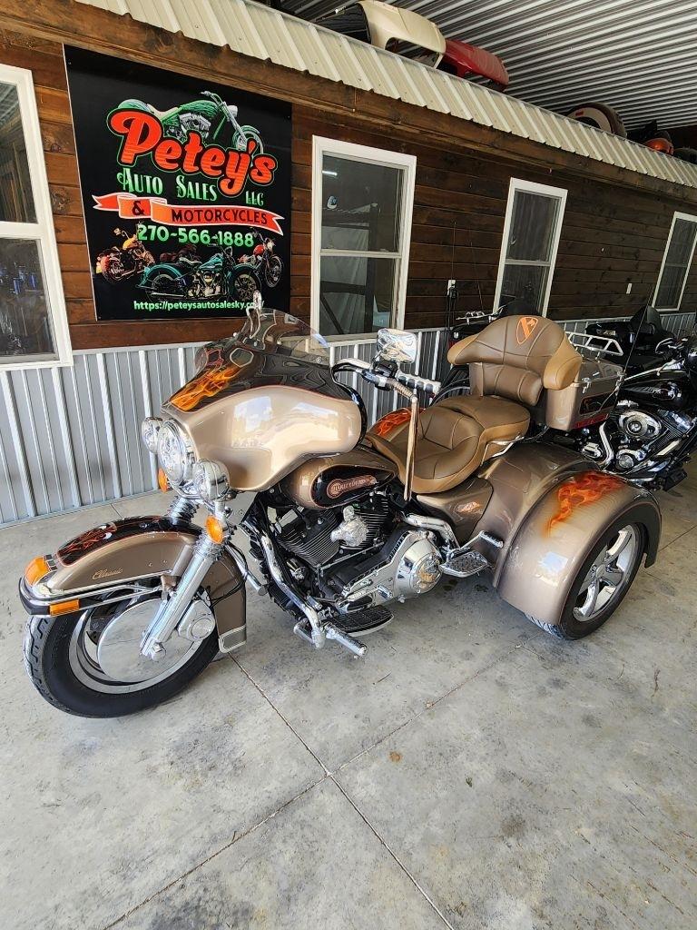 Harley-Davidson FLHTCI  2005