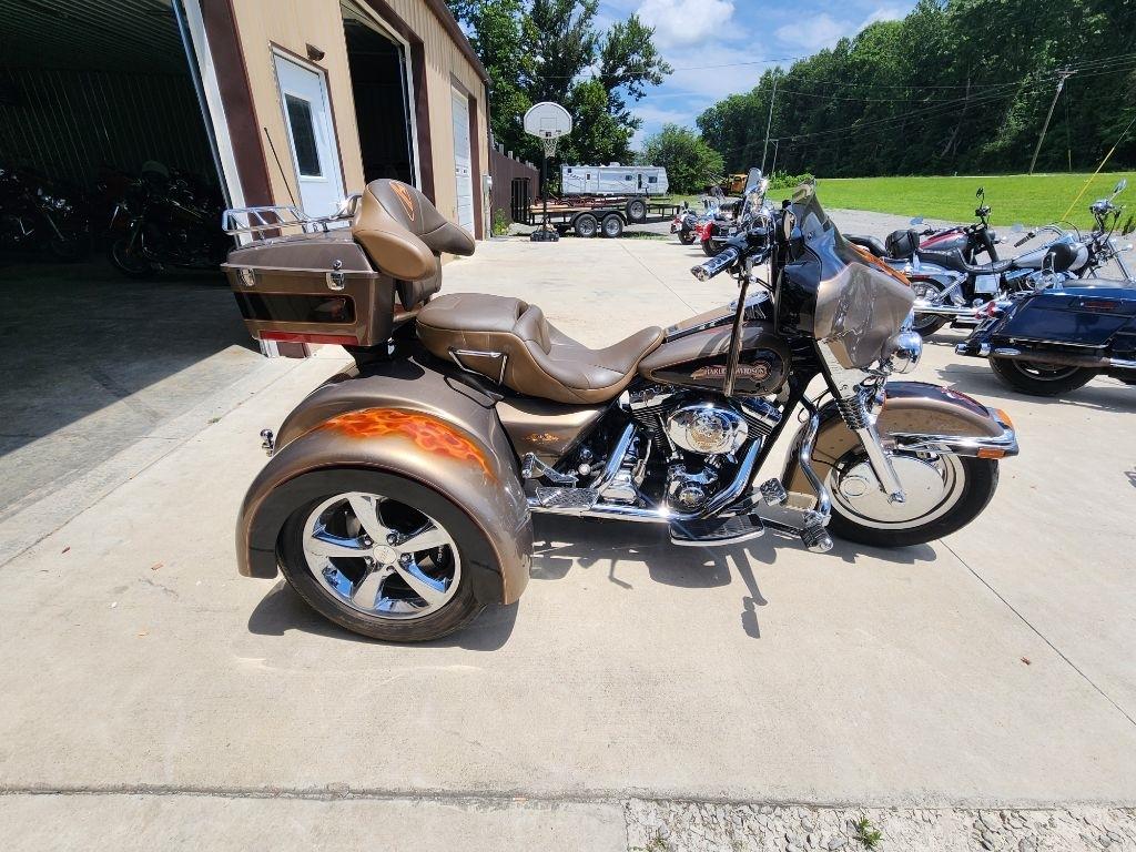 Harley-Davidson FLHTCI  2005
