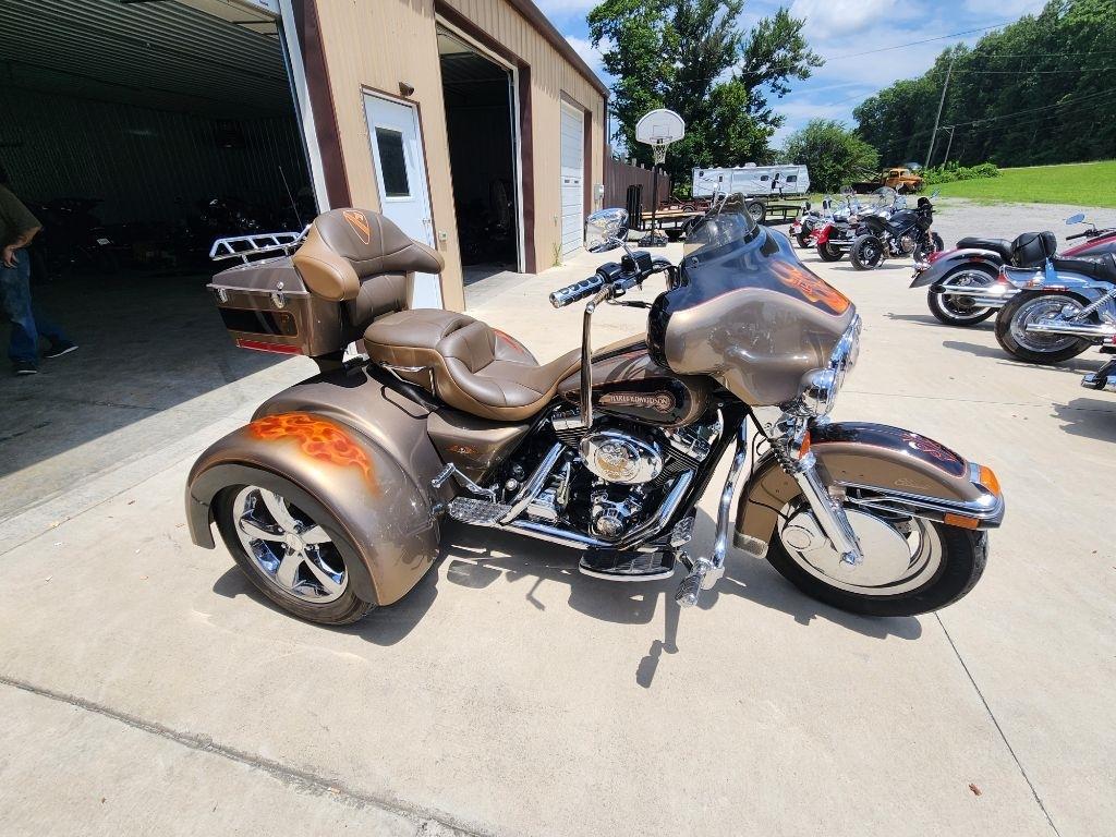 Harley-Davidson FLHTCI  2005