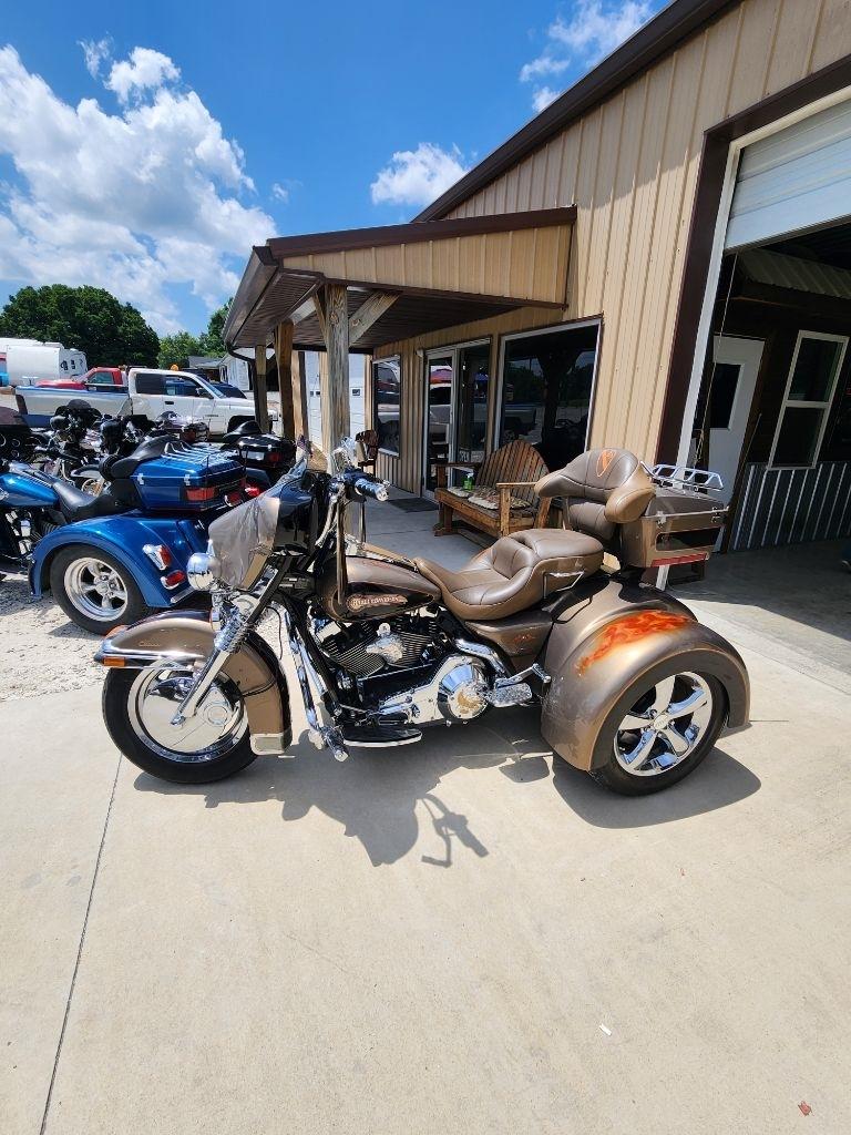Harley-Davidson FLHTCI  2005