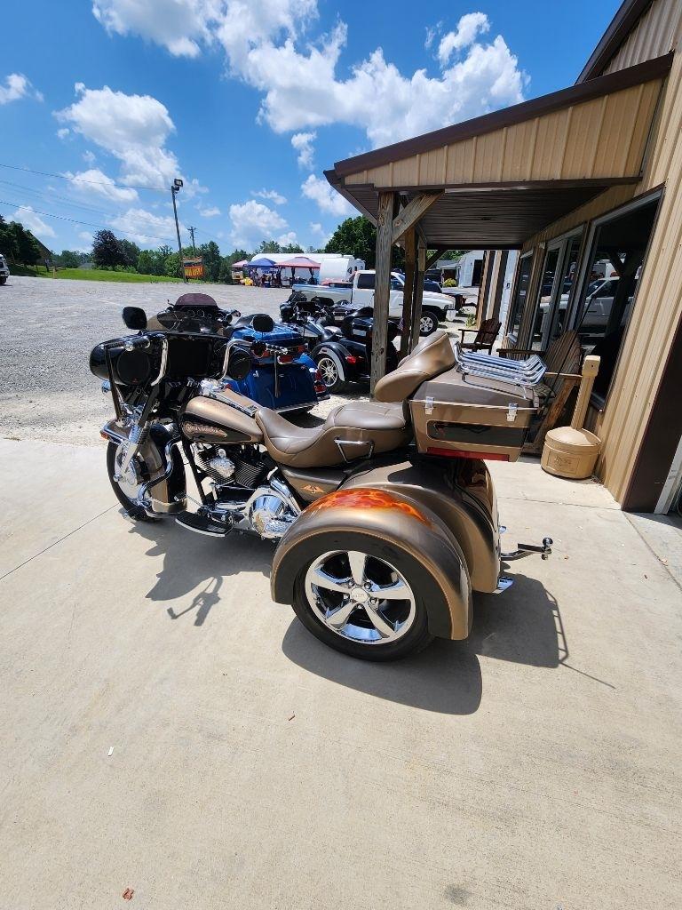 Harley-Davidson FLHTCI  2005