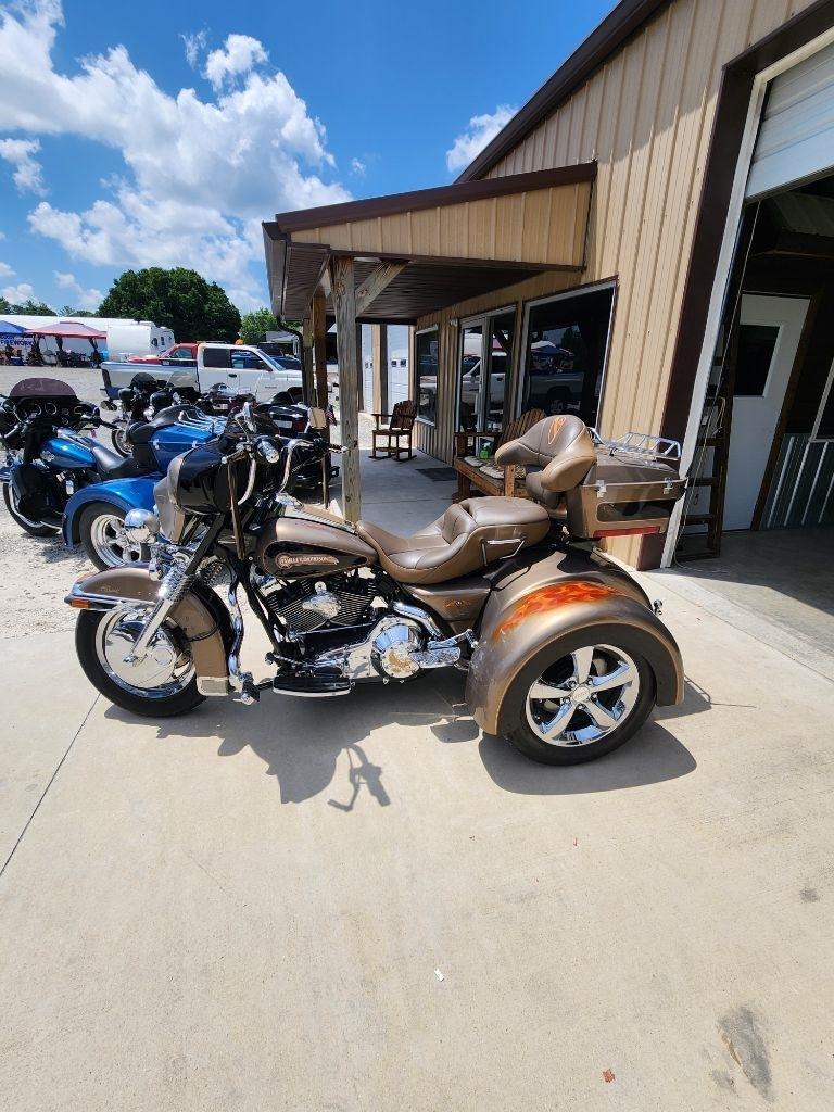 Harley-Davidson FLHTCI  2005
