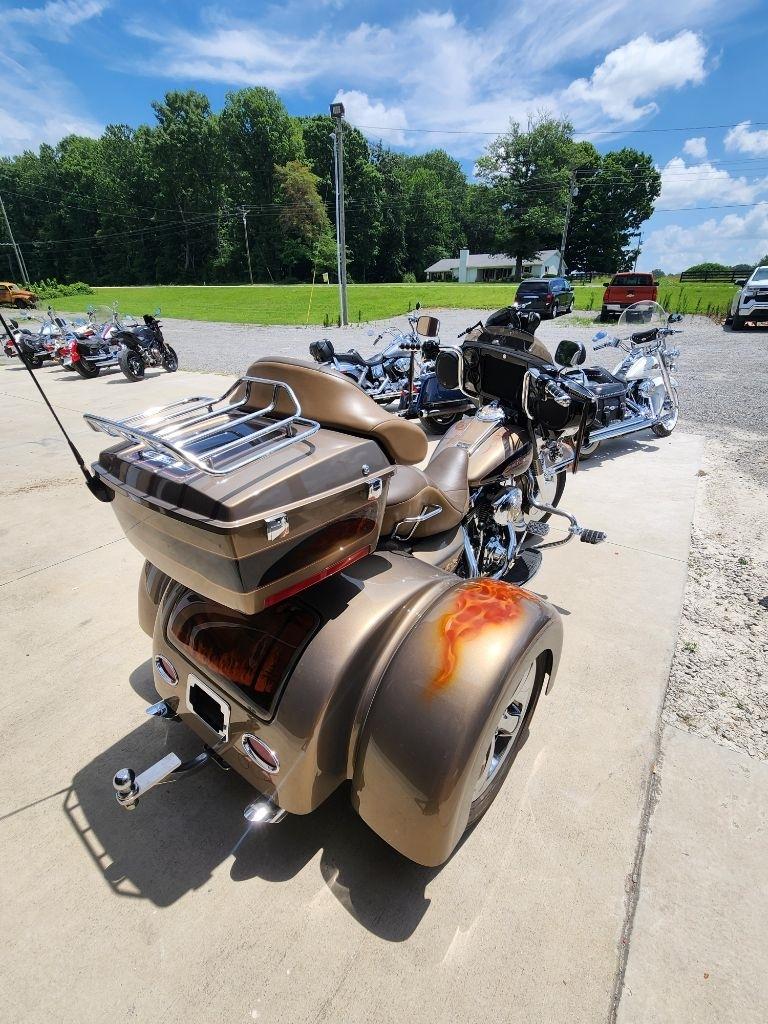 Harley-Davidson FLHTCI  2005