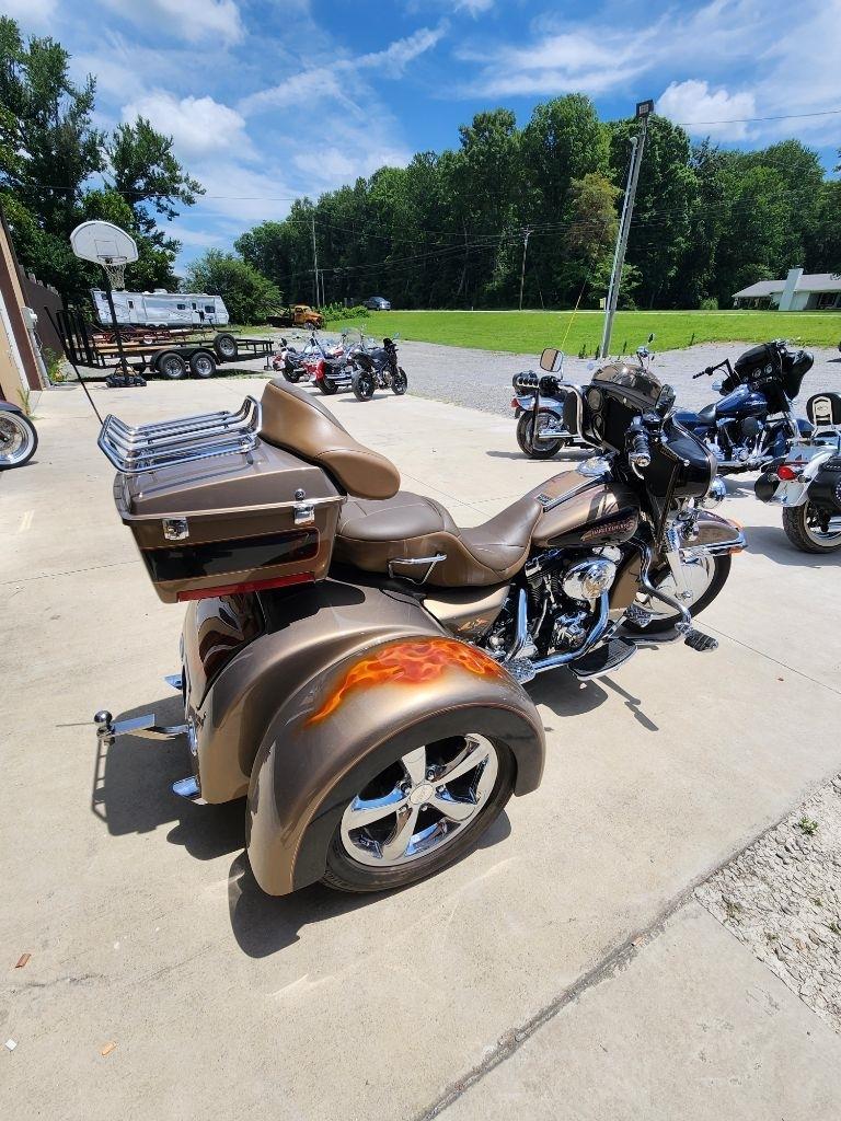 Harley-Davidson FLHTCI  2005