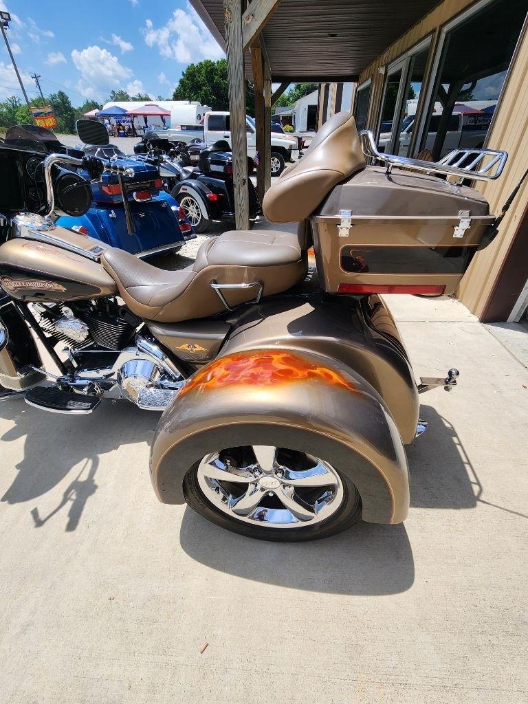 Harley-Davidson FLHTCI  2005