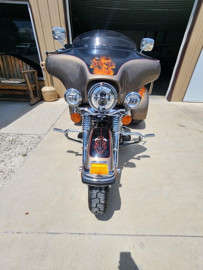 Harley-Davidson FLHTCI  2005