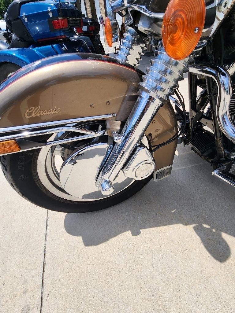 Harley-Davidson FLHTCI  2005