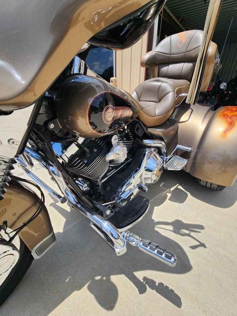 Harley-Davidson FLHTCI  2005