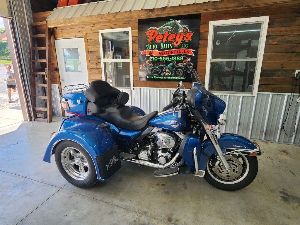 Harley-Davidson FLHTCUI  2006