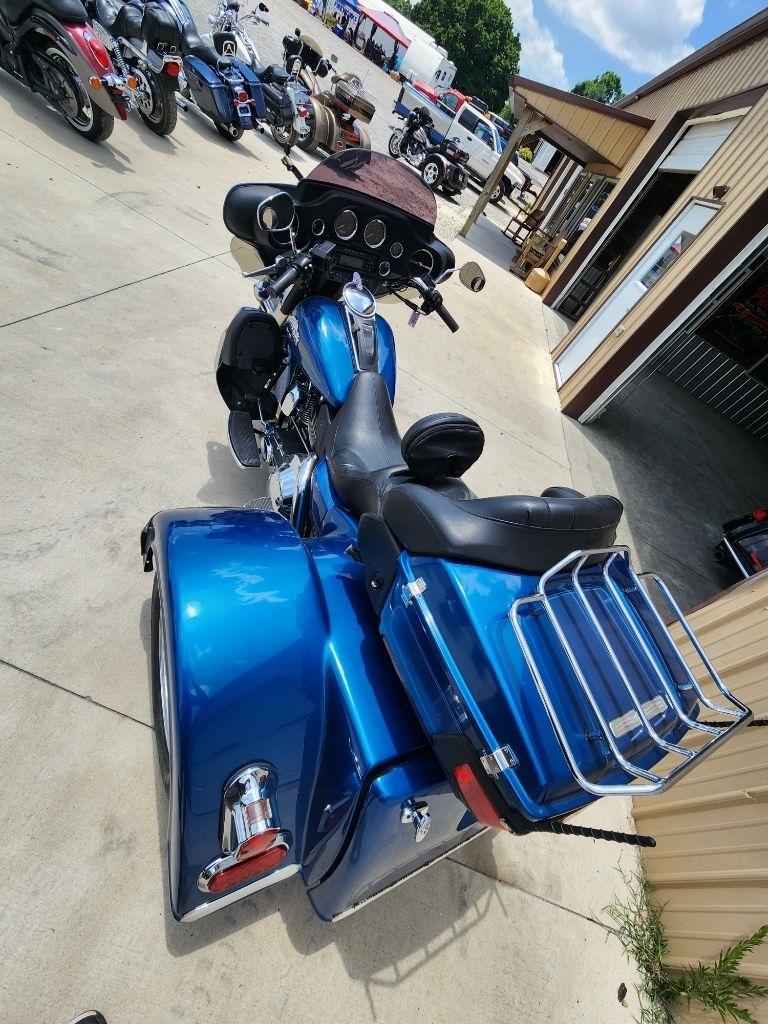 Harley-Davidson FLHTCUI  2006