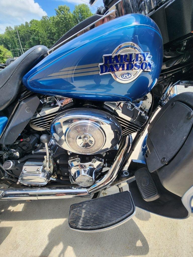 Harley-Davidson FLHTCUI  2006