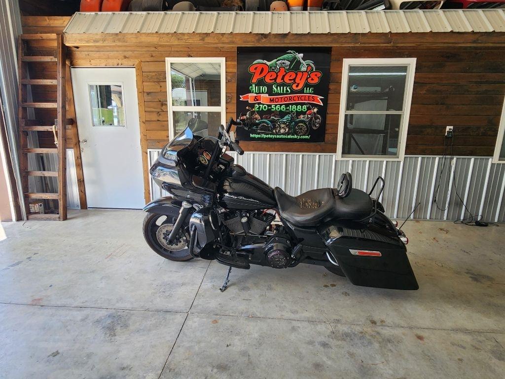 Harley-Davidson Road Glide Custom  2012