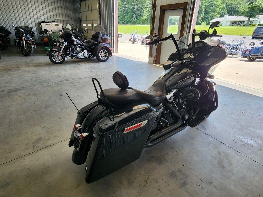 Harley-Davidson Road Glide Custom  2012