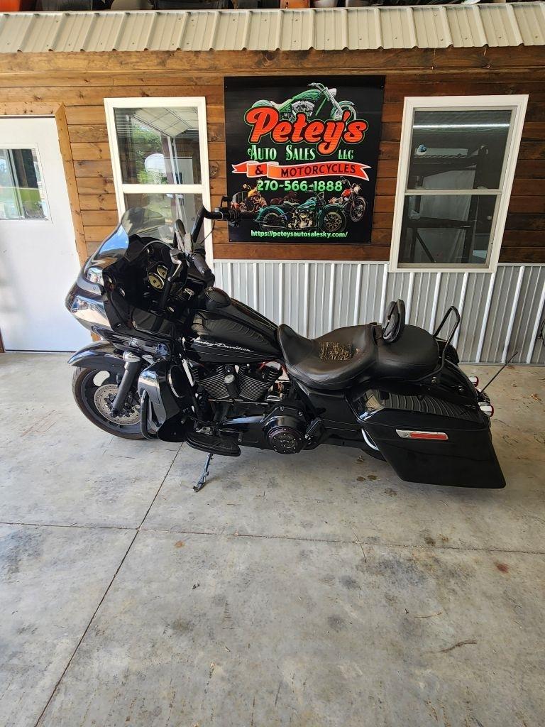 Harley-Davidson Road Glide Custom  2012