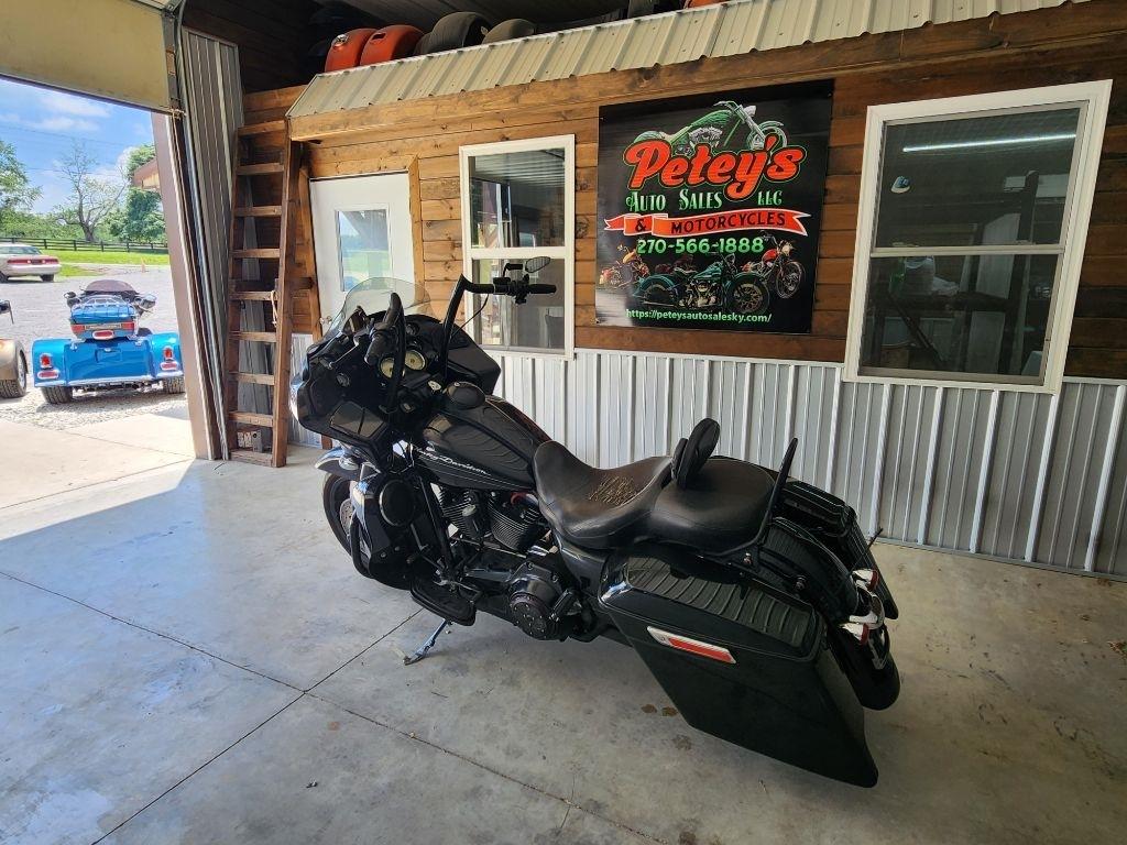 Harley-Davidson Road Glide Custom  2012