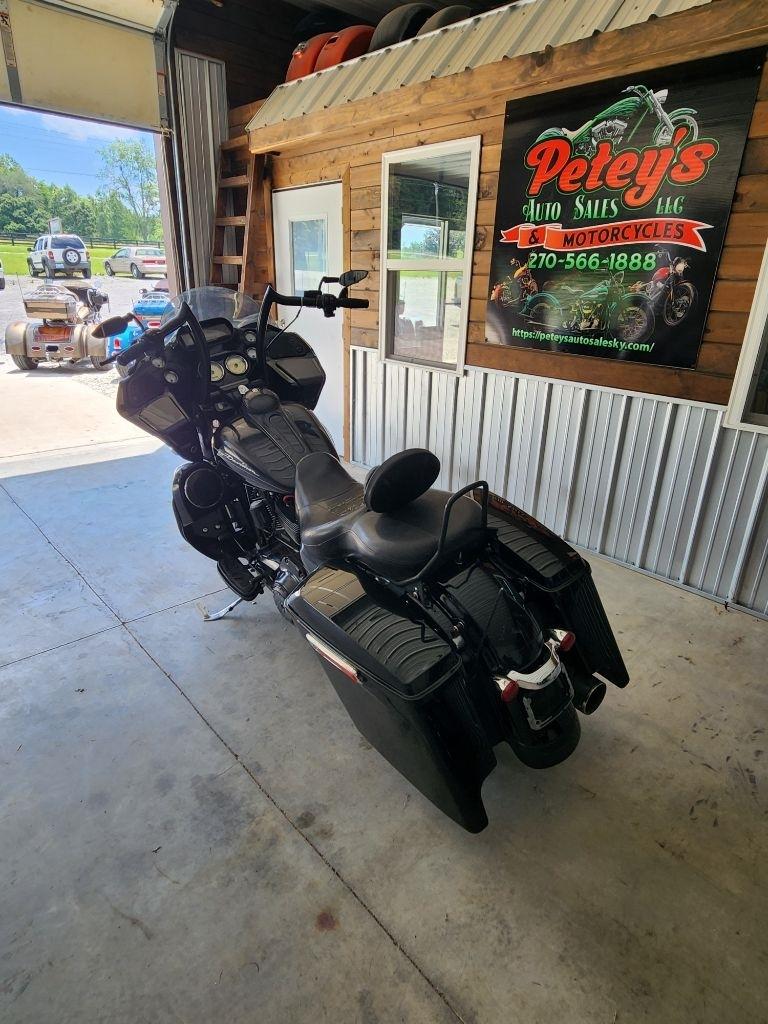 Harley-Davidson Road Glide Custom  2012
