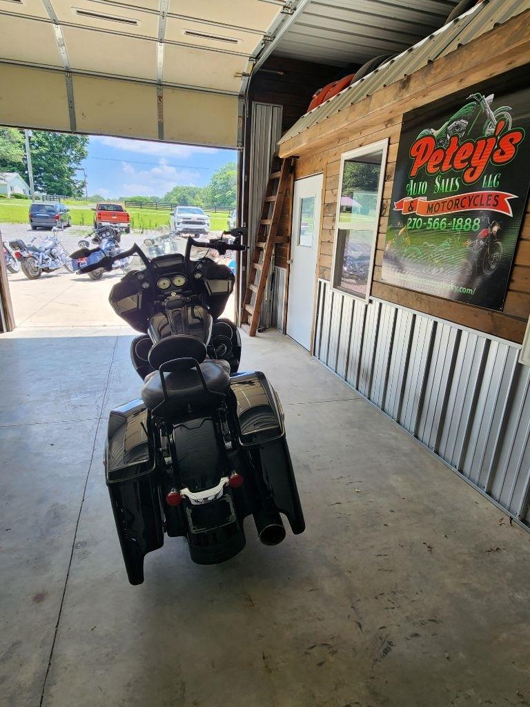 Harley-Davidson Road Glide Custom  2012