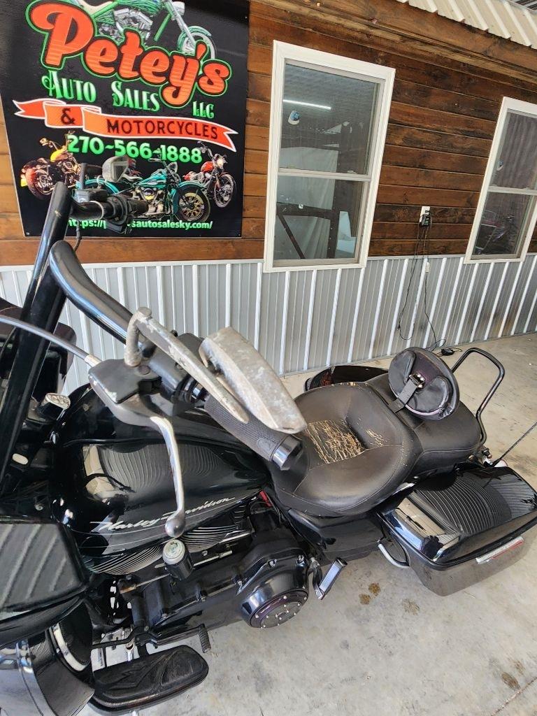 Harley-Davidson Road Glide Custom  2012