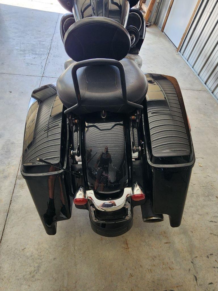 Harley-Davidson Road Glide Custom  2012