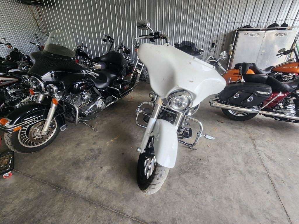 Harley-Davidson FLHX  2011