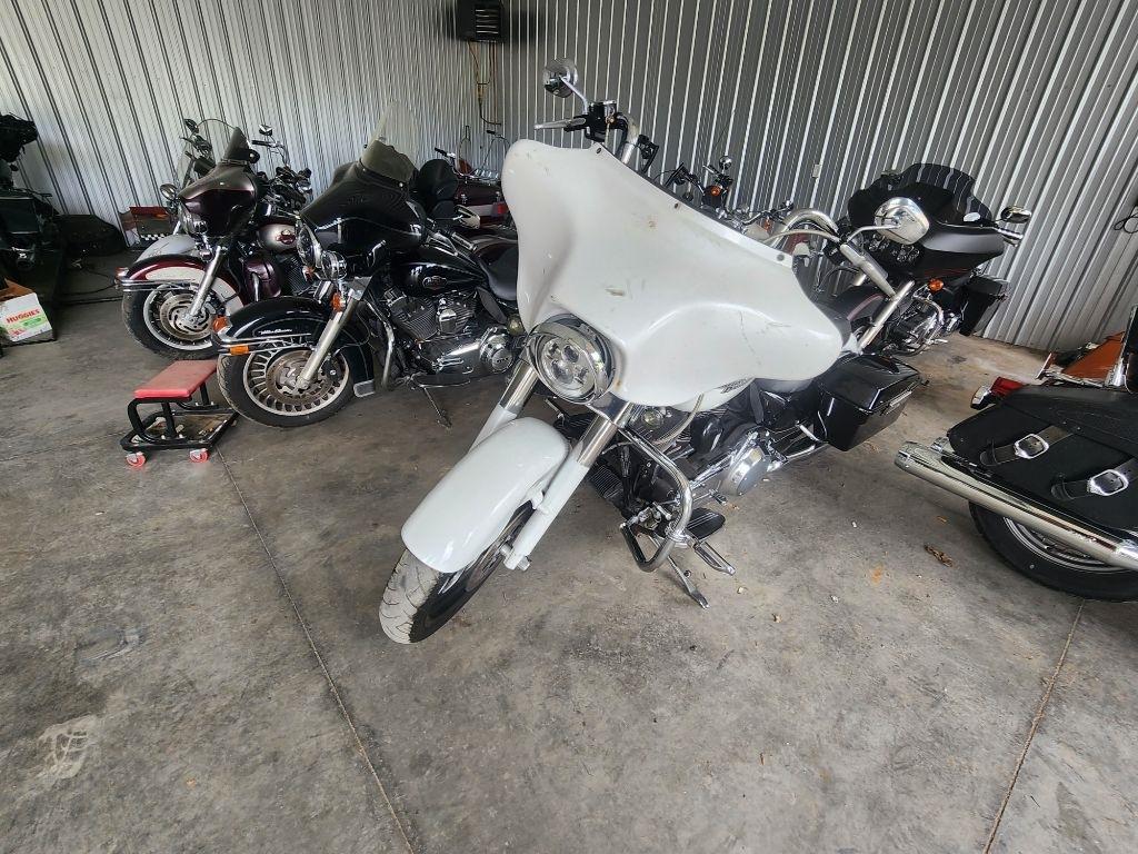 Harley-Davidson FLHX  2011