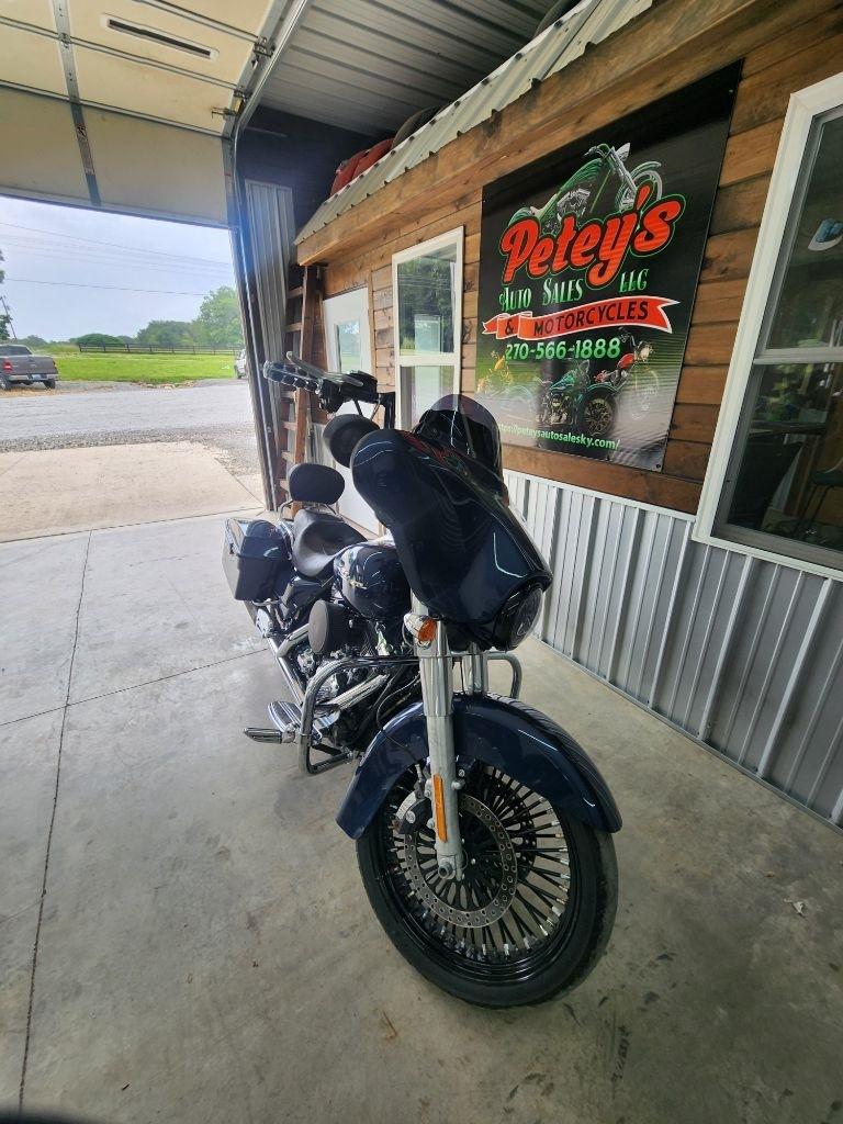 Harley-Davidson FLHTCU  2008