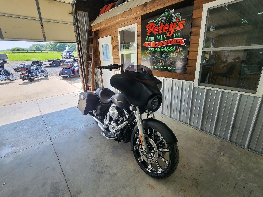 Harley-Davidson Street Glide  2013