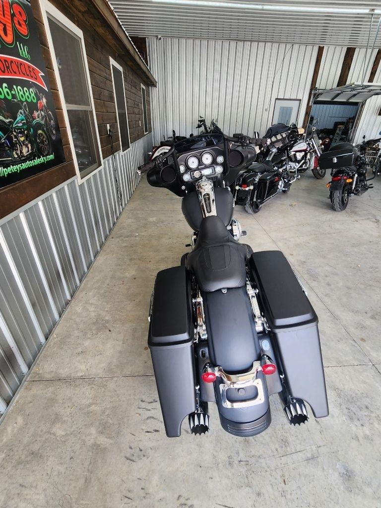Harley-Davidson Street Glide  2013