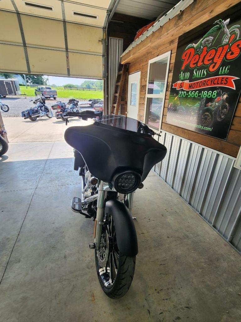 Harley-Davidson Street Glide  2013