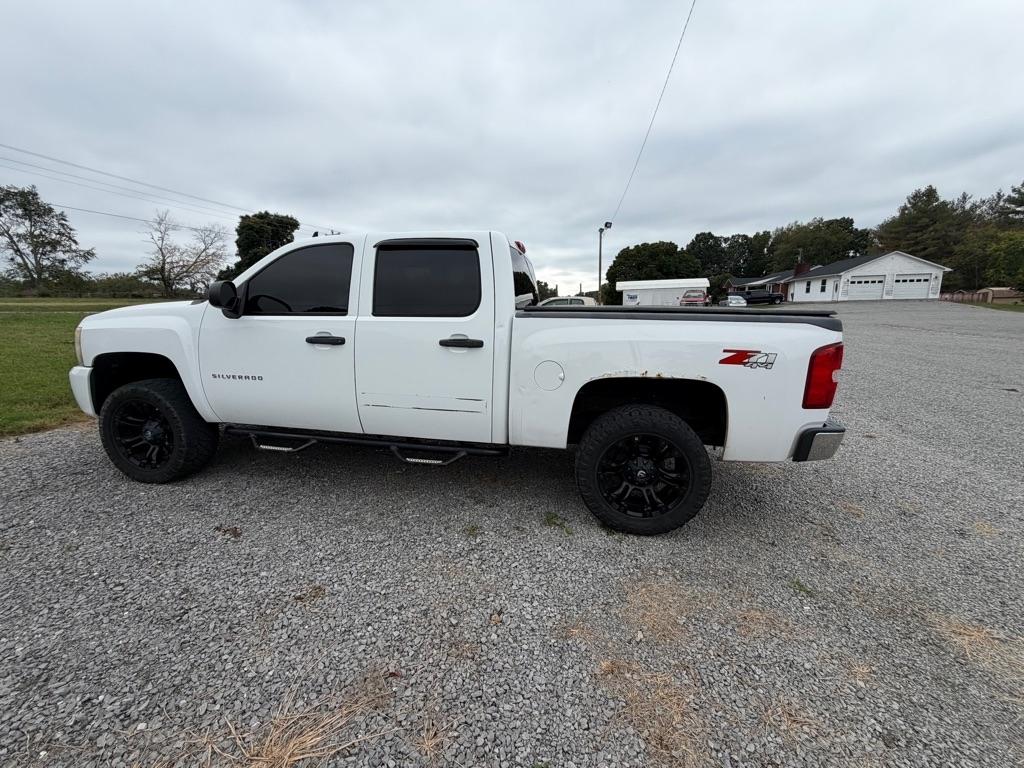 Chevrolet Silverado 1500 LT Crew Cab 4WD 2011