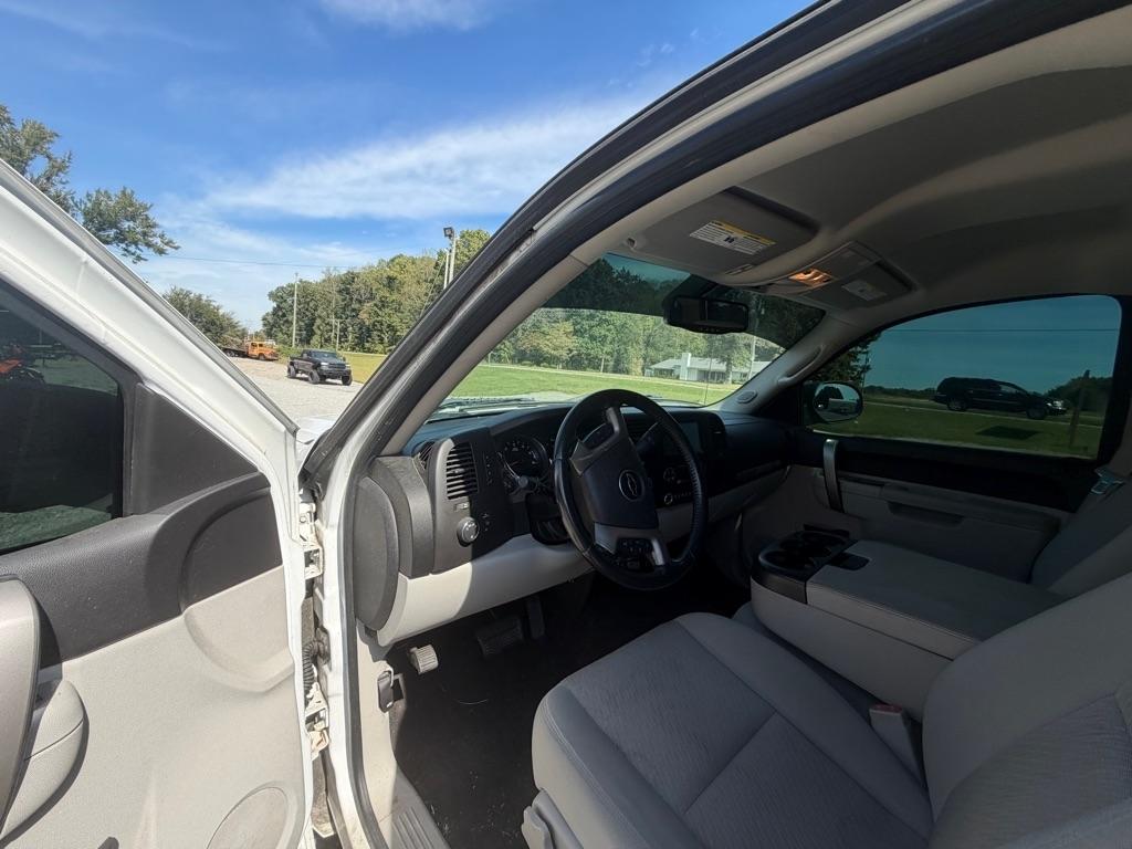 Chevrolet Silverado 1500 LT Crew Cab 4WD 2011