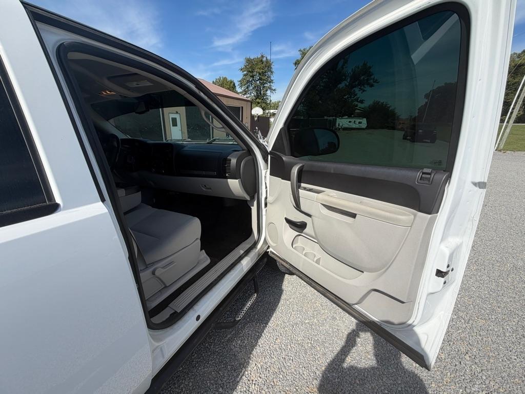 Chevrolet Silverado 1500 LT Crew Cab 4WD 2011