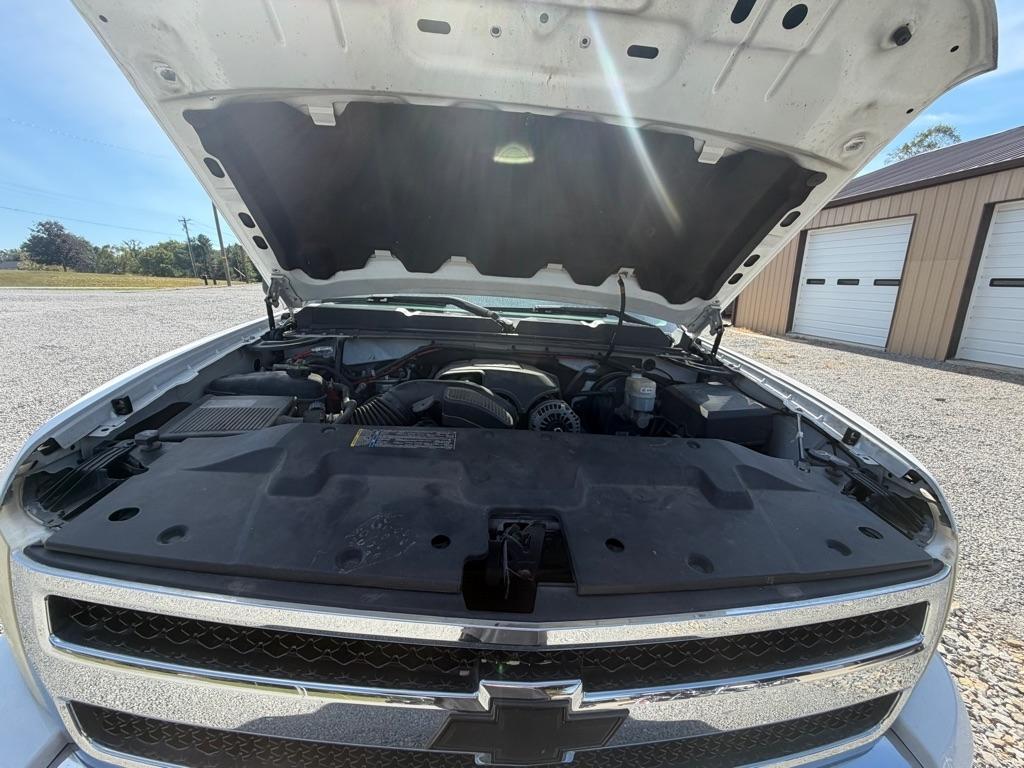 Chevrolet Silverado 1500 LT Crew Cab 4WD 2011