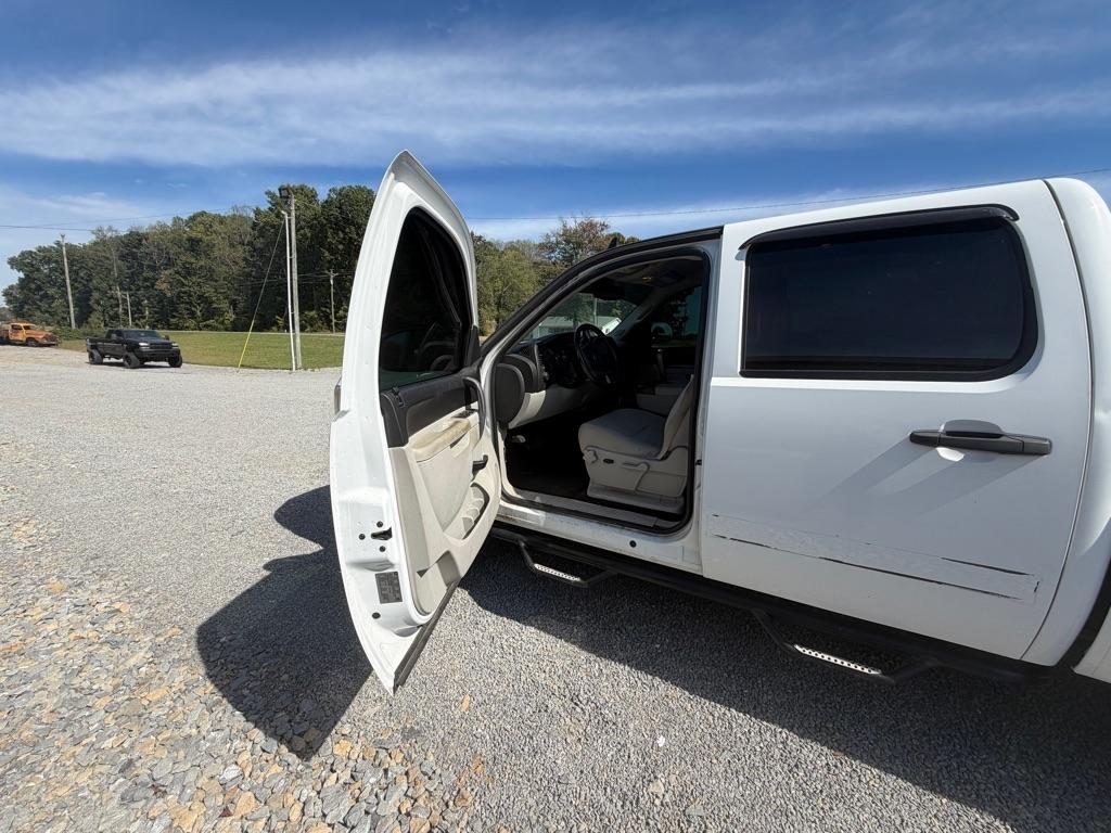 Chevrolet Silverado 1500 LT Crew Cab 4WD 2011