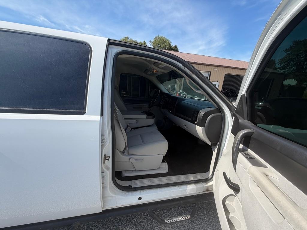 Chevrolet Silverado 1500 LT Crew Cab 4WD 2011