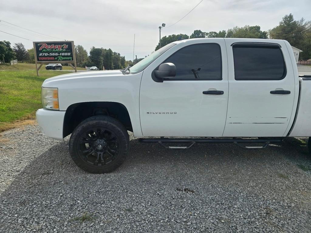 Chevrolet Silverado 1500 LT Crew Cab 4WD 2011