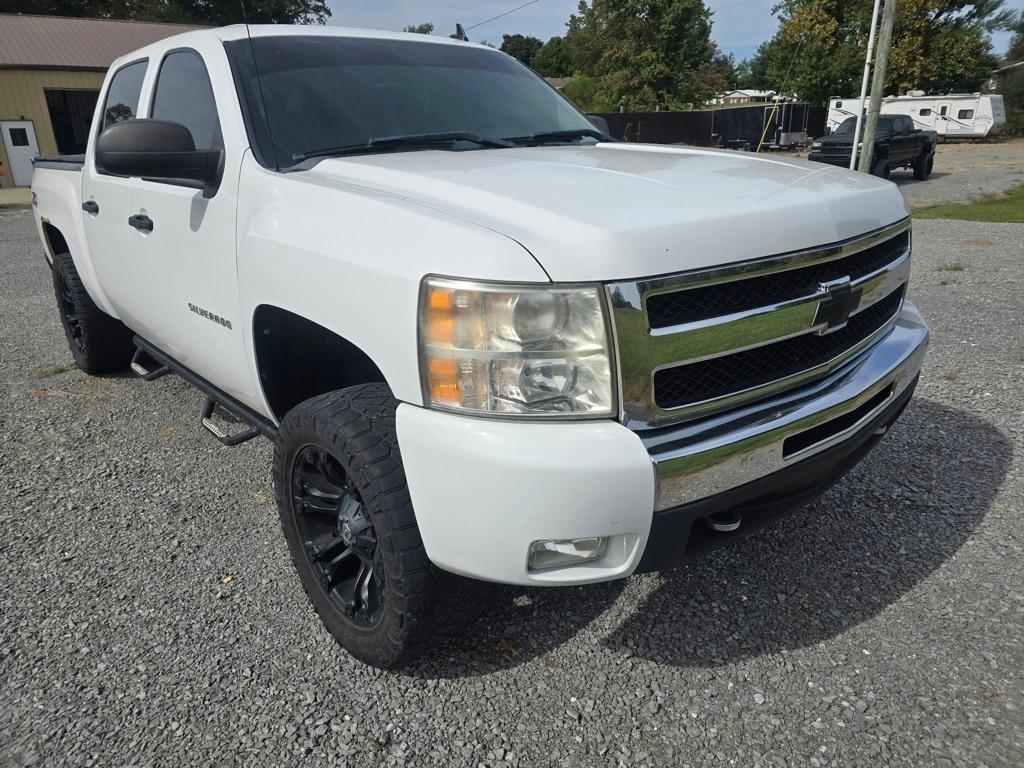 Chevrolet Silverado 1500 LT Crew Cab 4WD 2011
