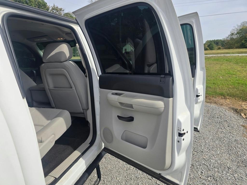 Chevrolet Silverado 1500 LT Crew Cab 4WD 2011