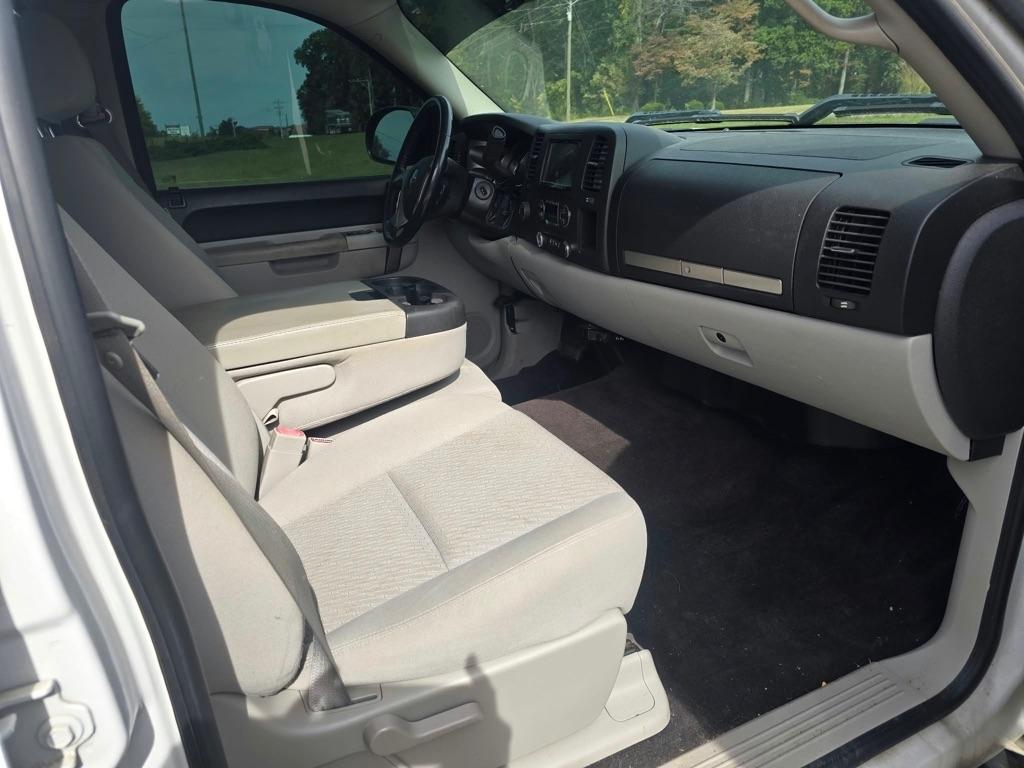 Chevrolet Silverado 1500 LT Crew Cab 4WD 2011