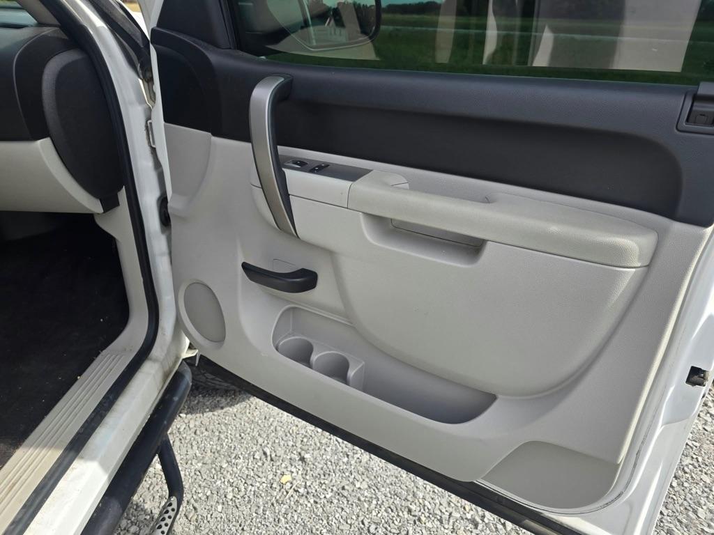 Chevrolet Silverado 1500 LT Crew Cab 4WD 2011