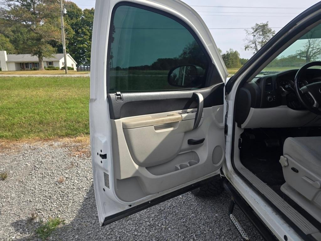 Chevrolet Silverado 1500 LT Crew Cab 4WD 2011