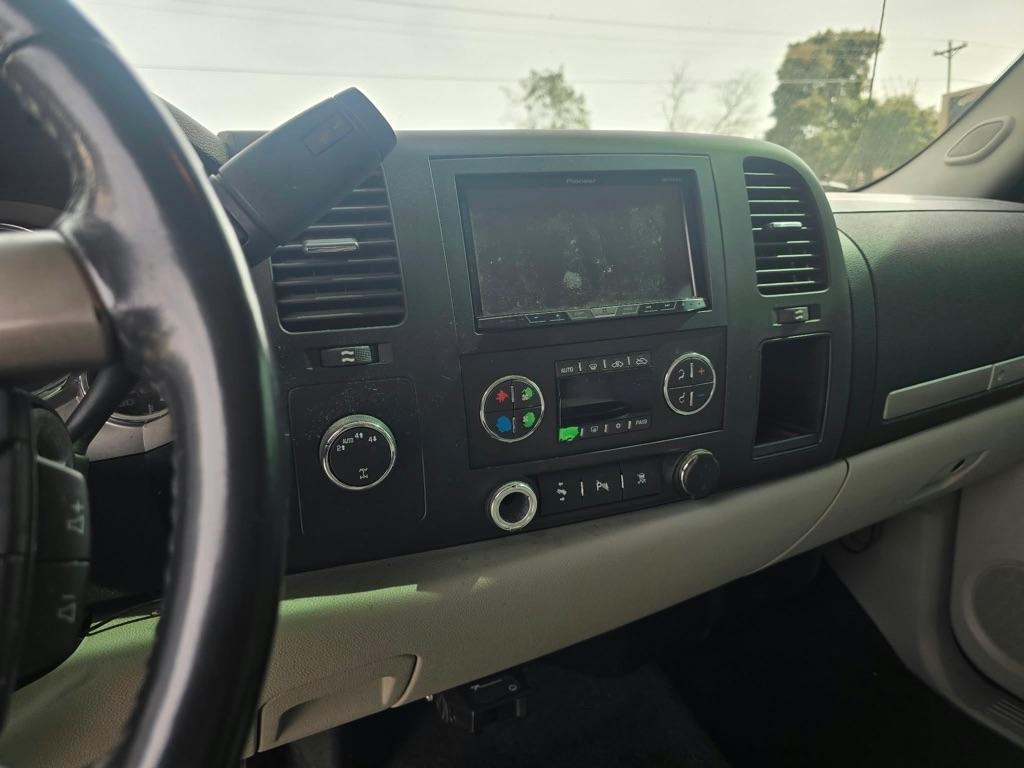 Chevrolet Silverado 1500 LT Crew Cab 4WD 2011
