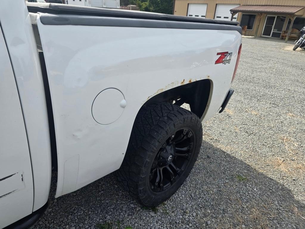 Chevrolet Silverado 1500 LT Crew Cab 4WD 2011