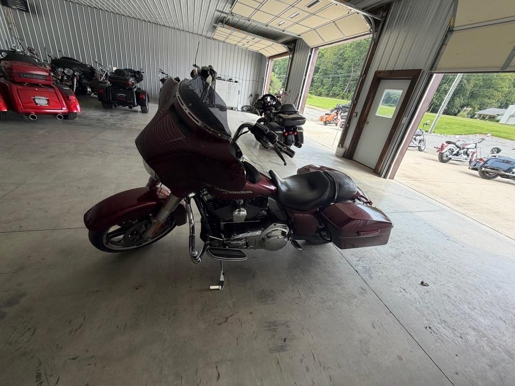 Harley-Davidson Street Glide  2014