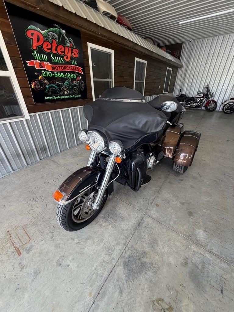 Harley-Davidson FLHTCUTG  2013